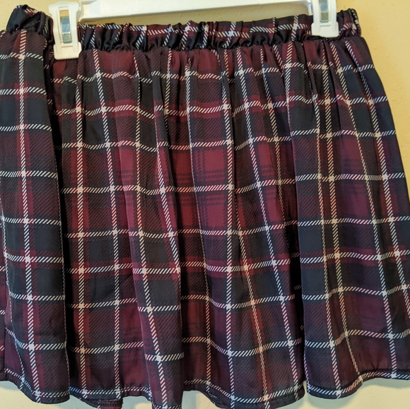 SHORT SCHOOLGIRL FLOWY SKIRT - Picture 3 of 3